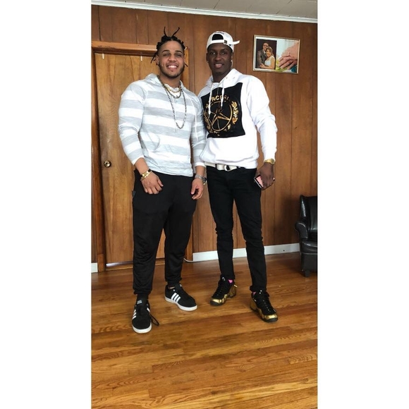 Meet your Posher, Carlos jose - Picture 1 of 1